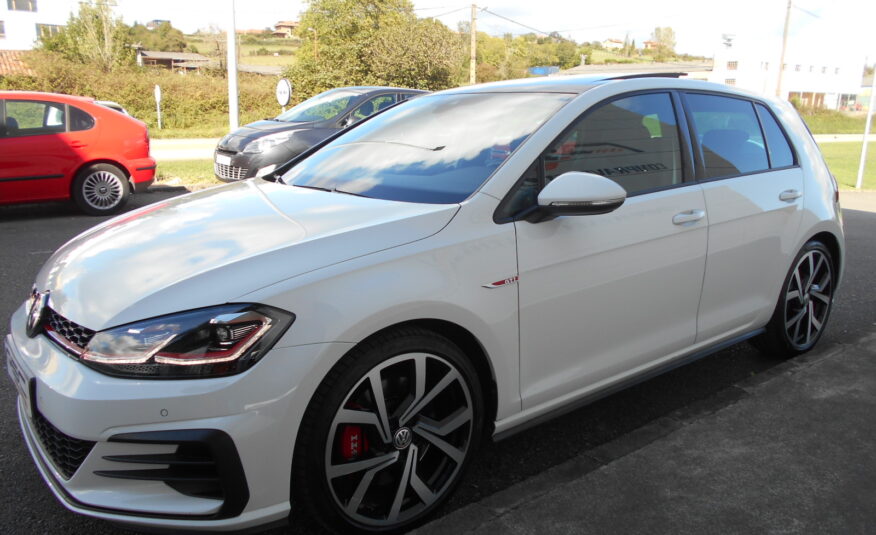 VOLKSWAGEN – Golf GTI Performance 2.0 TSI 180kW 245CV