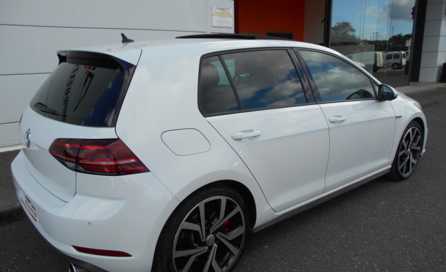 VOLKSWAGEN – Golf GTI Performance 2.0 TSI 180kW 245CV