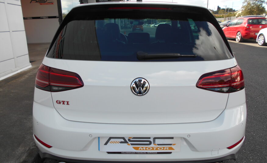 VOLKSWAGEN – Golf GTI Performance 2.0 TSI 180kW 245CV