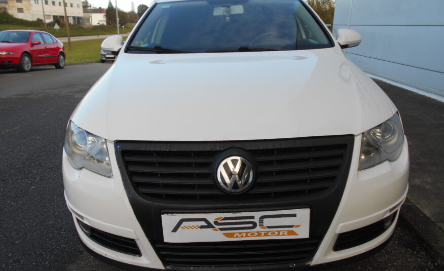 VOLKSWAGEN – Passat Variant 2.0 TDI 170cv DPF DSG Highline