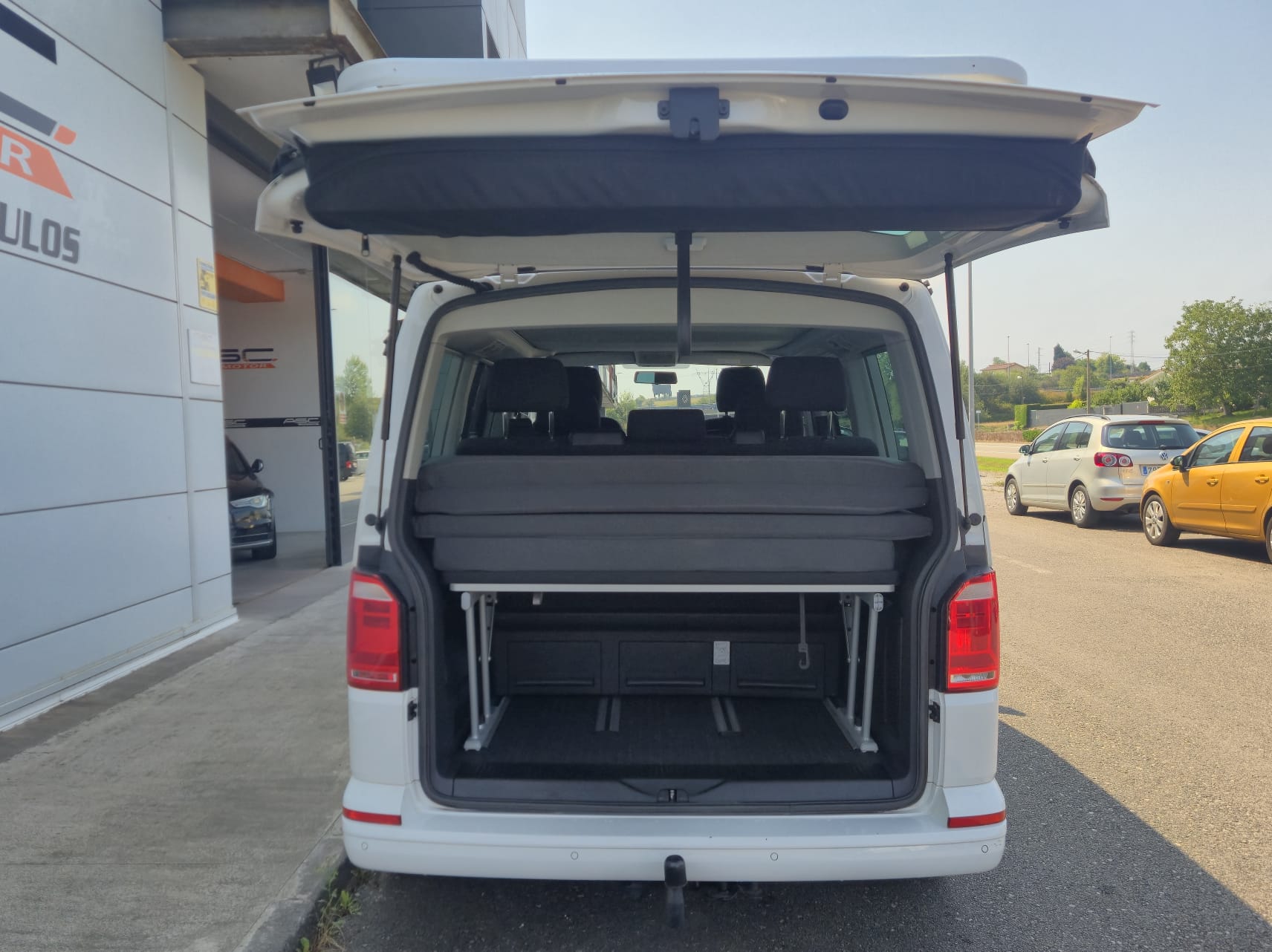 Volkswagen California Beach 2.0 TDI 150 CV | Camper | Techo Elevable