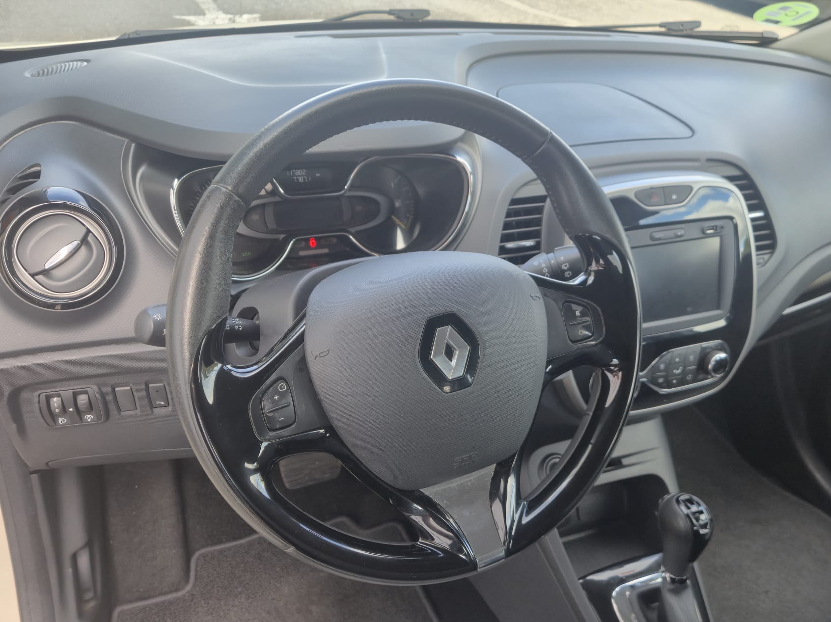 RENAULT Captur Zen TCe 120 EDC