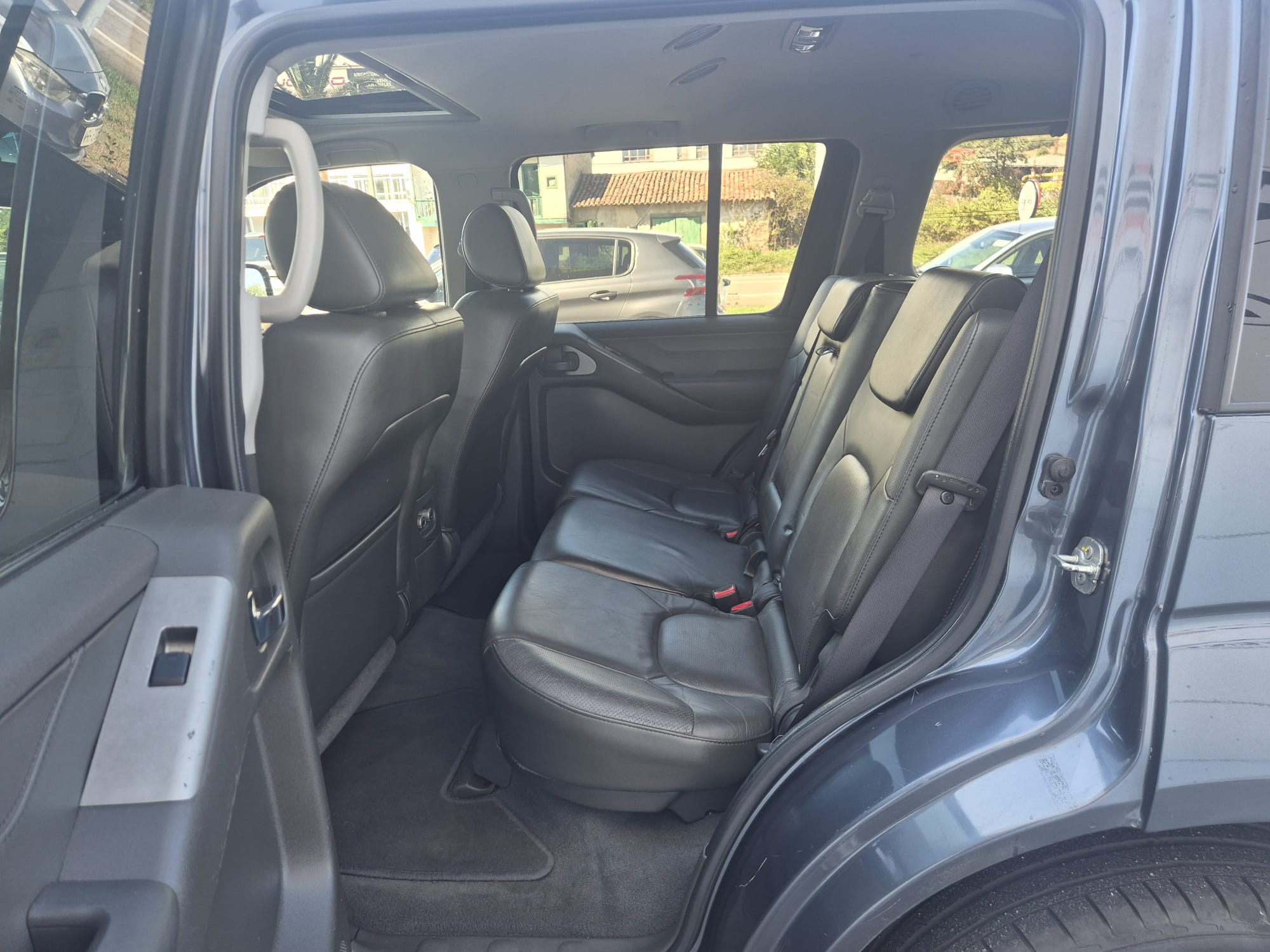 NISSAN Pathfinder 2.5 dCi 171CV SE Auto