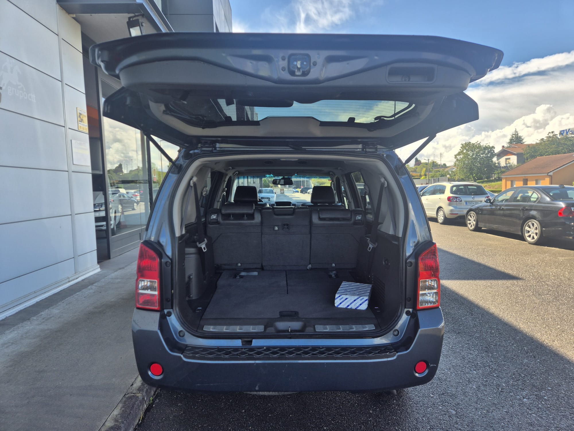 NISSAN Pathfinder 2.5 dCi 171CV SE Auto