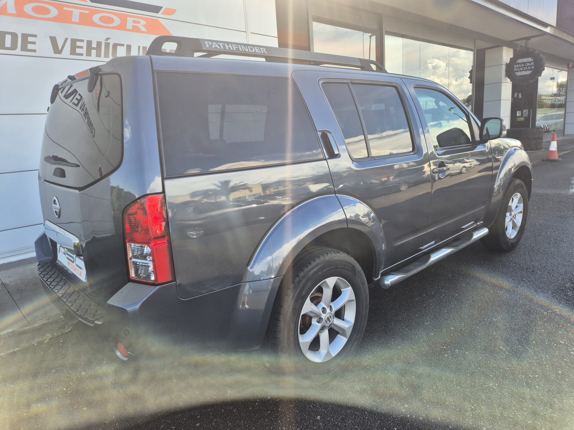 NISSAN Pathfinder 2.5 dCi 171CV SE Auto