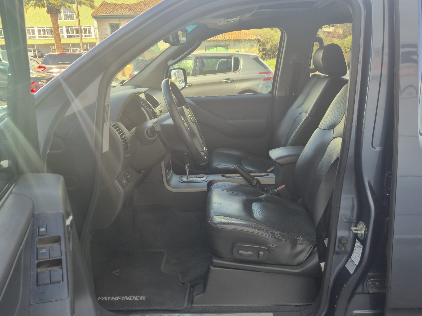 NISSAN Pathfinder 2.5 dCi 171CV SE Auto