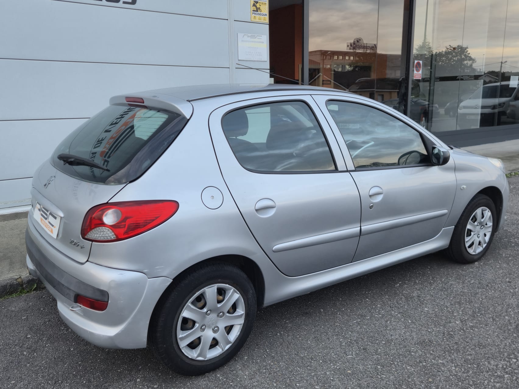 PEUGEOT 206 + 1.1 60cv