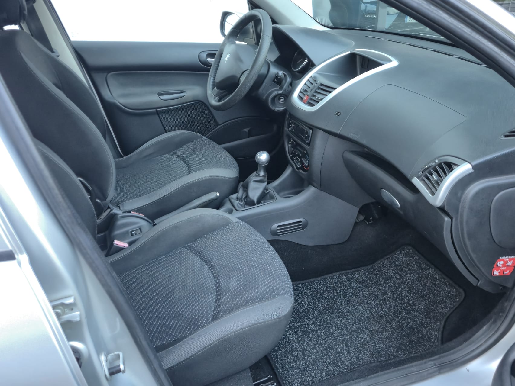 PEUGEOT 206 + 1.1 60cv